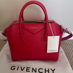 Givenchy Small Antigona Sugar Leather in color POP RED